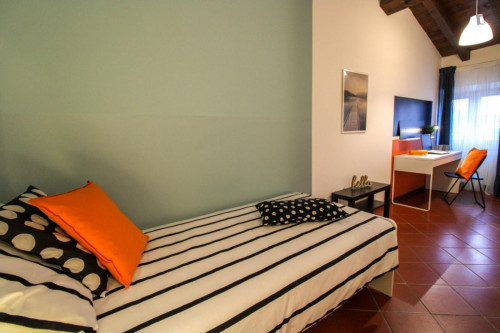 Colourful single bedroom in Università Cattolica del Sacro Cuore