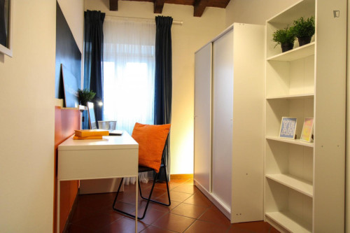 Colourful single bedroom in Università Cattolica del Sacro Cuore