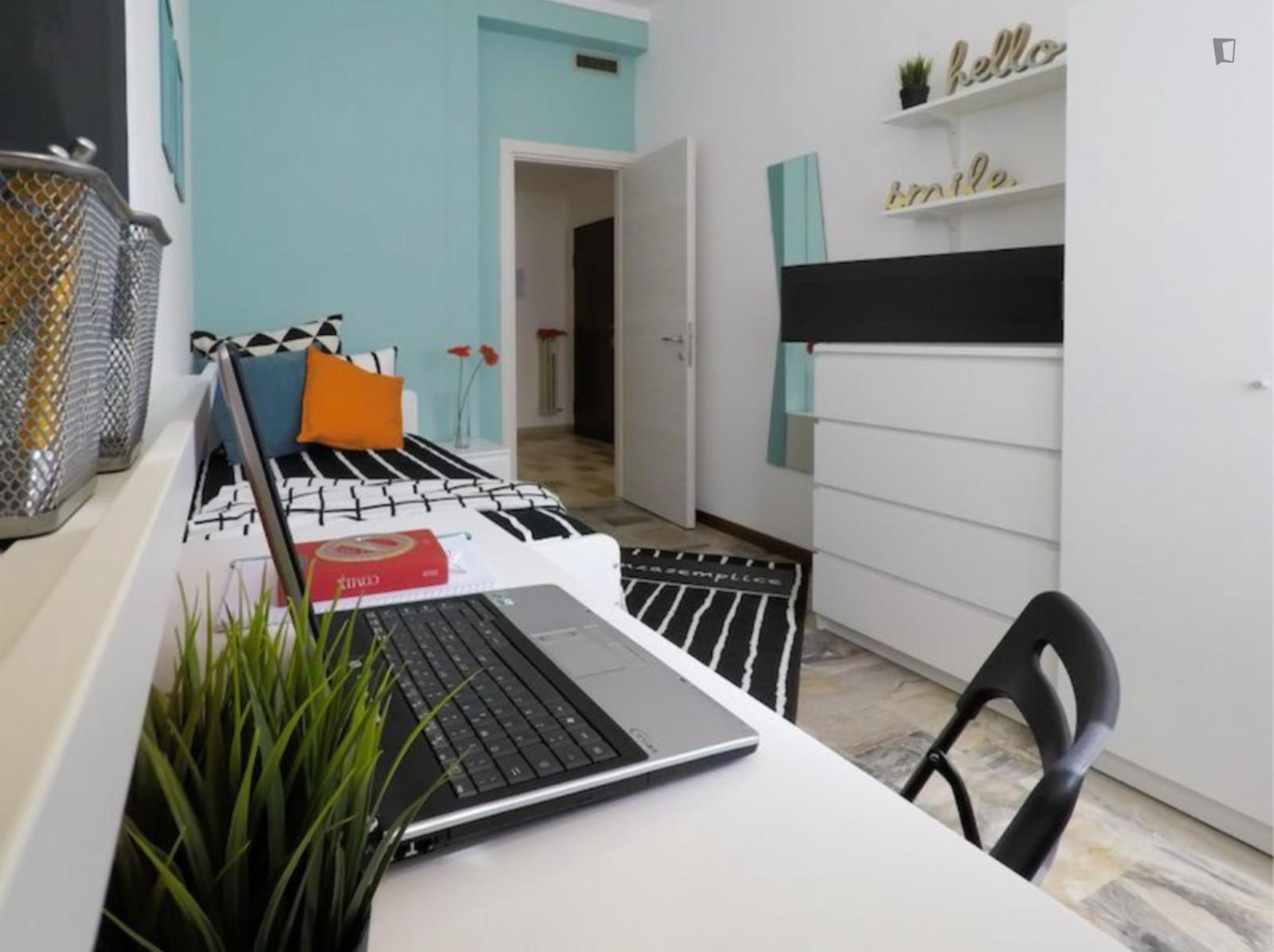 Snug Single Bedroom Near The San Faustino Metro - 1