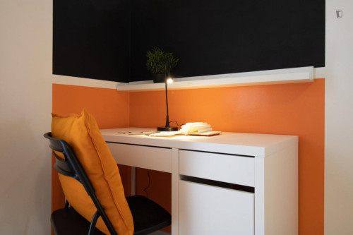 Spacious single bedroom near the Brescia train station