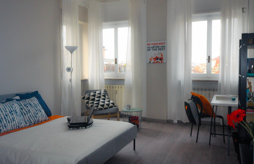Bright double bedroom near Parco del Valentino  - Gallery - 5