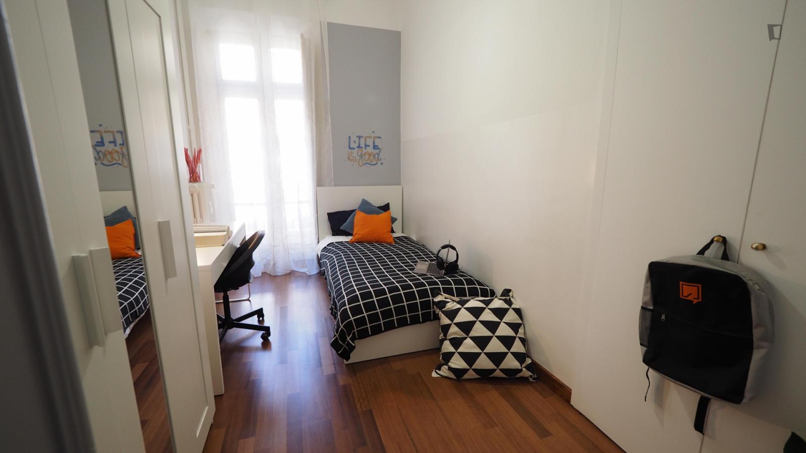 Cute Single Bedroom In The Centro District - 1