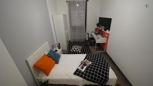 Inviting single bedroom in Quadrilatero