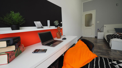 Single bedroom with a balcony, in Quadrilatero