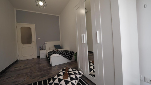Single bedroom with a balcony, in Quadrilatero
