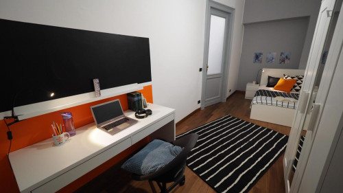 Tasteful single bedroom in the Centro district