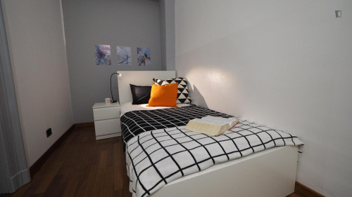 Tasteful single bedroom in the Centro district