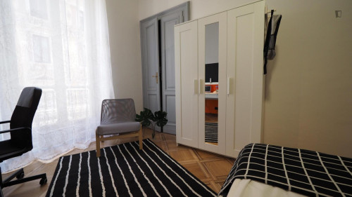Elegant double bedroom near the Porta Susa train station