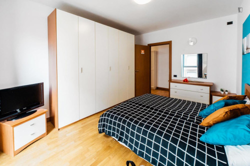 Sunny double bedroom in the Stazione district