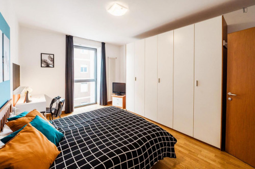 Sunny double bedroom in the Stazione district