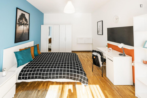 Cool double bedroom with a balcony, in Stazione  - Gallery -  5