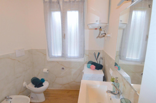 Single bedroom in a student flat, near Parco della Resistenza - Gallery - 9
