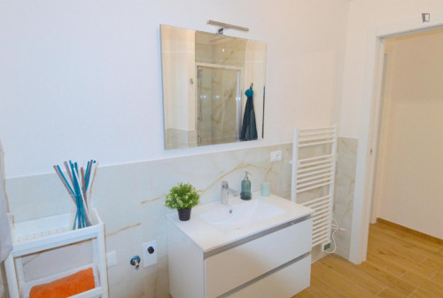 Single bedroom in a student flat, near Parco della Resistenza - Gallery - 13
