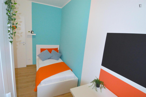 Very nice single bedroom in Parco della Resistenza