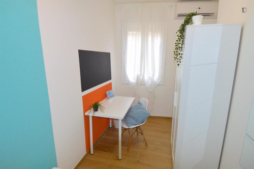 Very nice single bedroom in Parco della Resistenza
