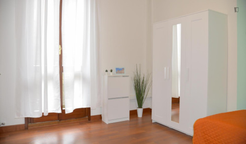 Spacious single bedroom in the centre of Modena