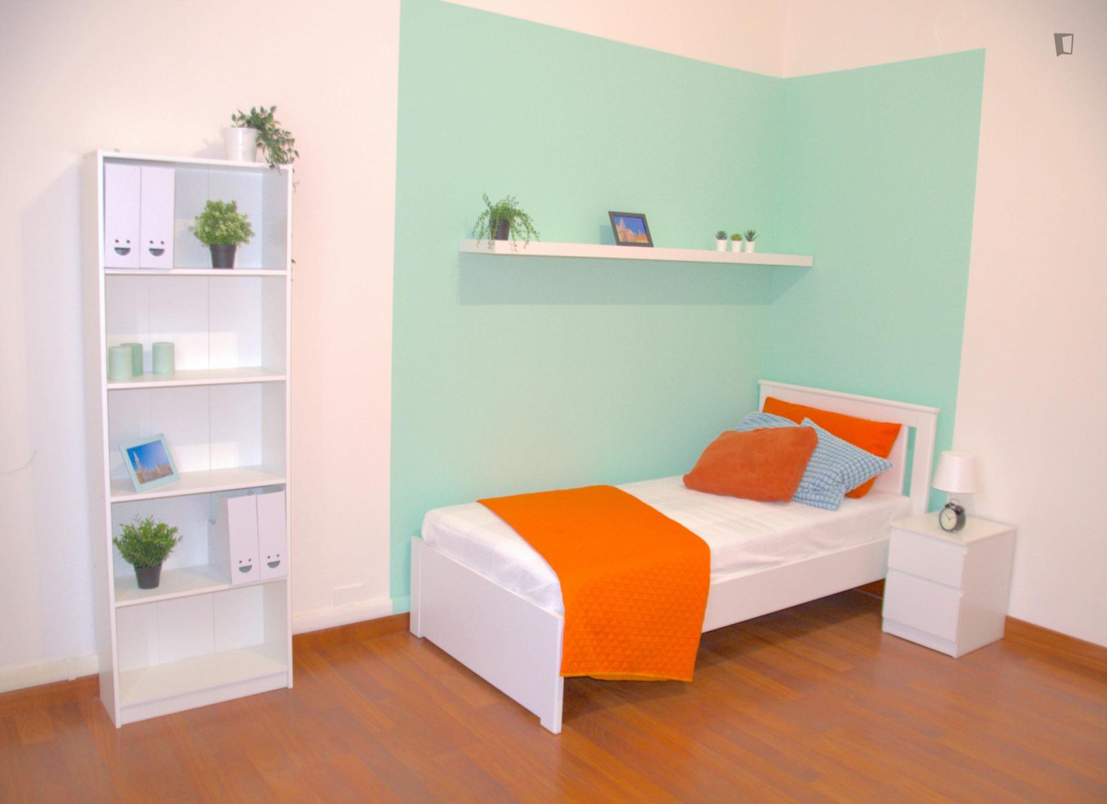  Inviting Single Bedroom In The Heart Of Modena  -  Inviting single bedroom in the heart of Modena  - Gallery -  1