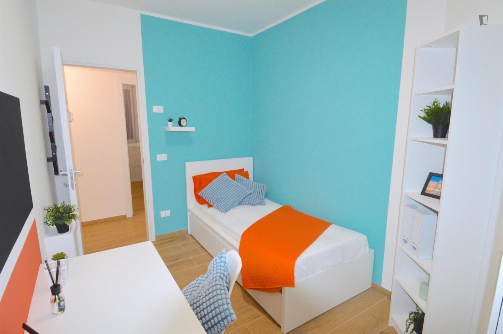  Very Cute Single Bedroom Near Parco Della Resistenza  -  Very cute single bedroom near Parco della Resistenza  - Gallery -  1