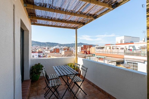 Monthly rental penthouse  with 1-bedroom and terrace in L'Hospitalet de Llobregat