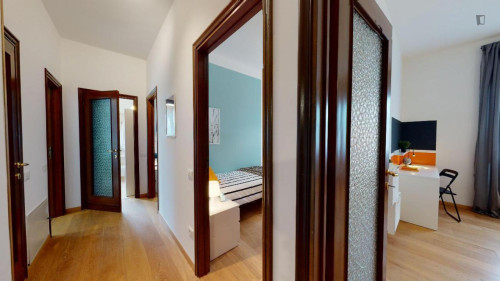 Breezy single bedroom in Mompiano