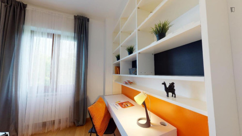 Alluring double bedroom near the Ospedale metro  - Gallery - 5