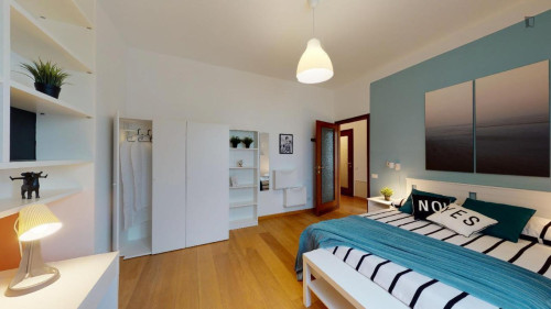 Alluring double bedroom near the Ospedale metro  - Gallery - 7