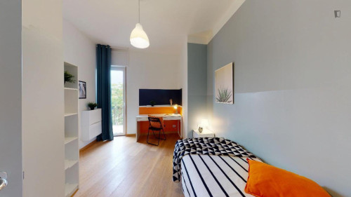 Big single bedroom in Mompiano