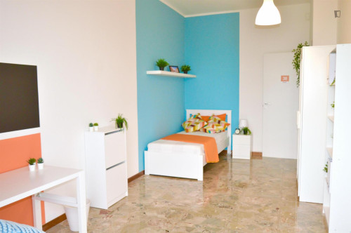 Snug single bedroom near Parco Sandro Pertini