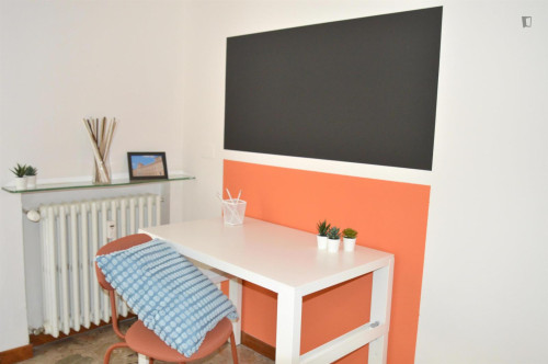Snug single bedroom near Parco Sandro Pertini