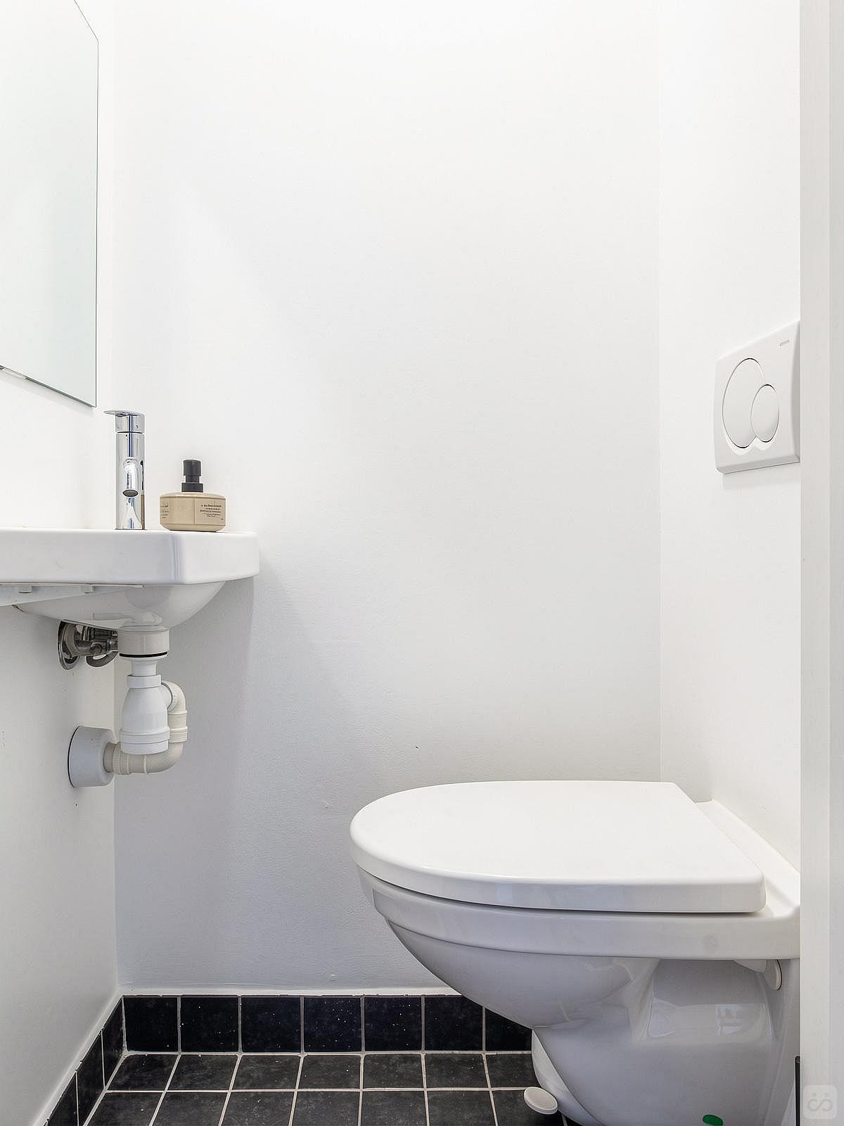 Room 4 - Standard - Private - 33