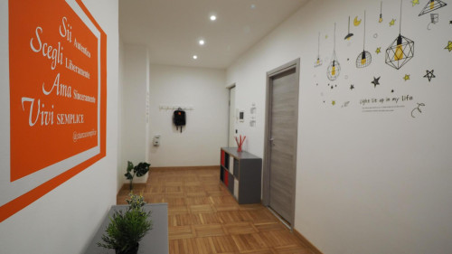 Pleasant single bedroom in Crocetta