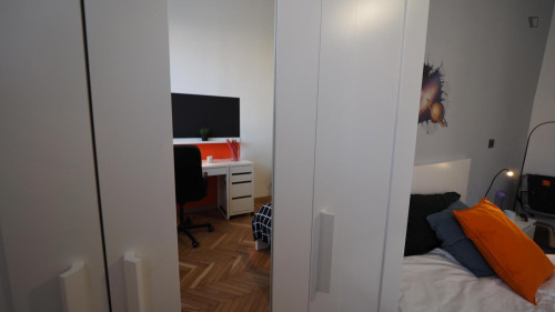 Double bedroom in Crocetta - Gallery - 5