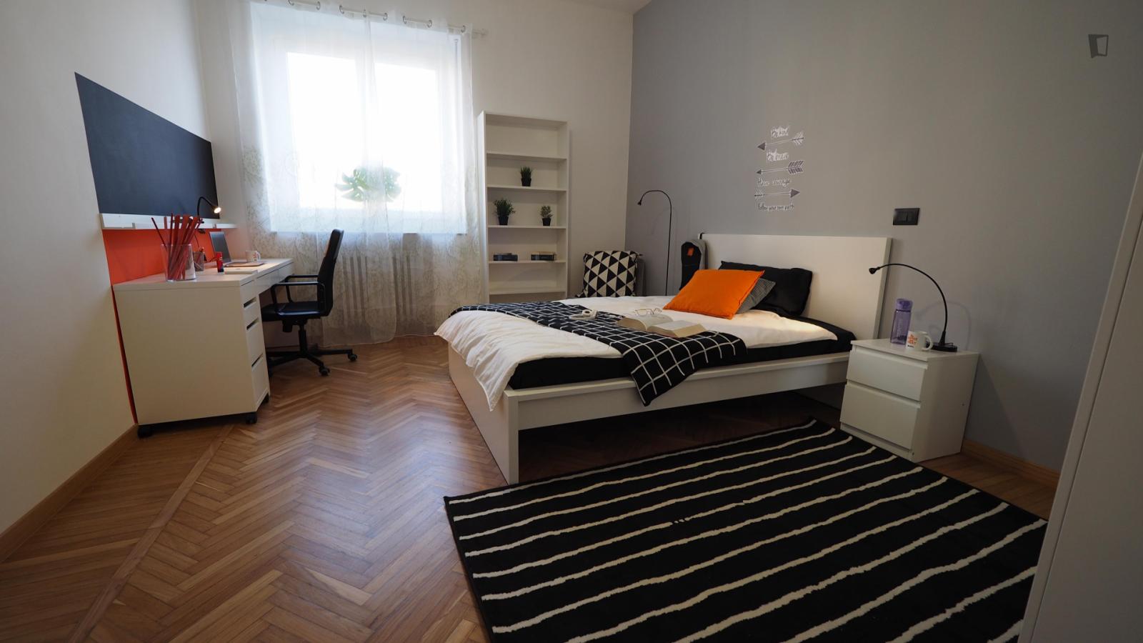 Big Double Bedroom In Crocetta - 1