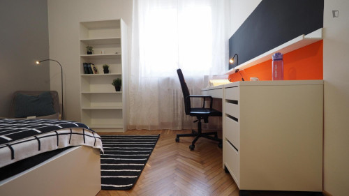 Inviting double bedroom in Crocetta