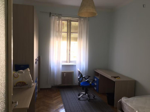 Single bedroom in a shared 5 bedroom apartment_ROOM1