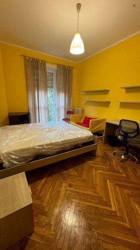Single bedroom in a shared 5 bedroom apartment_ROOM5