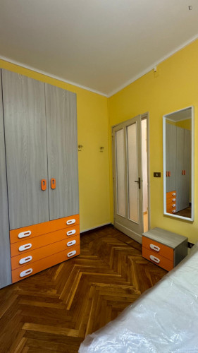 Single bedroom in a shared 5 bedroom apartment_ROOM5