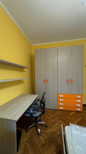 Single bedroom in a shared 5 bedroom apartment_ROOM5