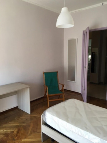 Single bedroom in a shared 5 bedroom apartment_ROOM2