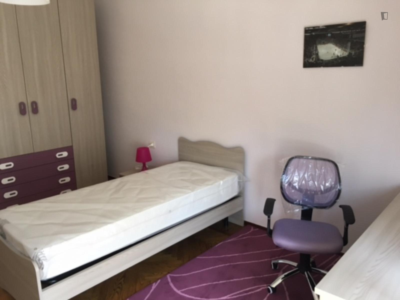 Single Bedroom In A Shared 5 Bedroom Apartment_ROOM2 - 1