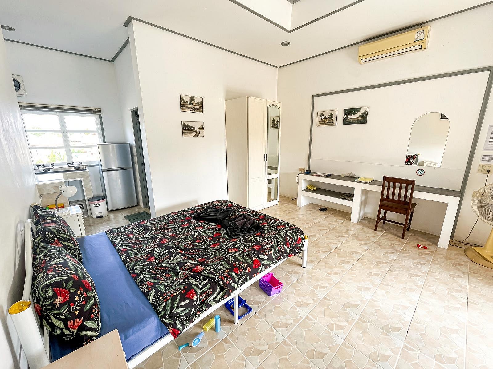 Studio With Balcony - 4