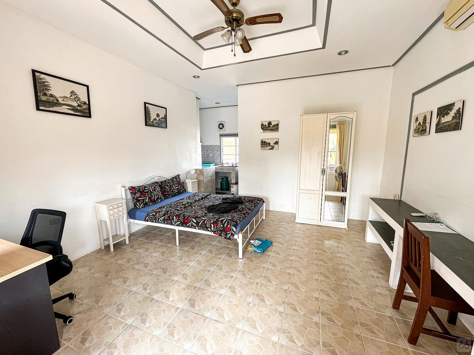 Studio With Balcony - 6