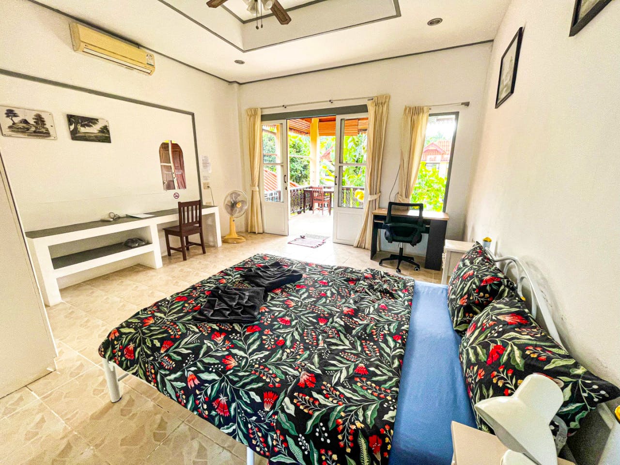 Studio With Balcony - Charming Coliving in Koh Samui's Serene Tambon Maret - Gallery - 2