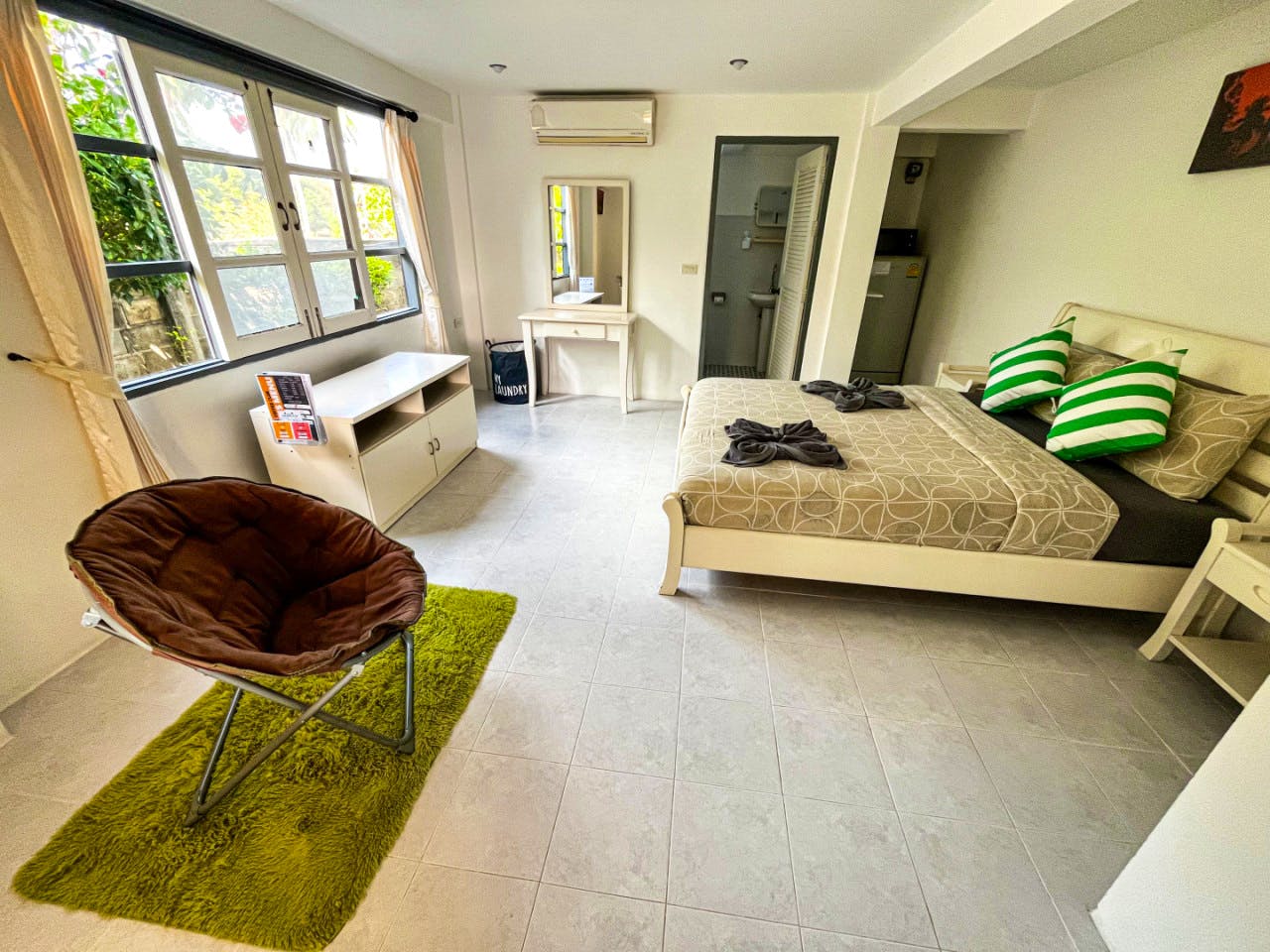 Comfort Budget Room - Charming Coliving in Koh Samui's Serene Tambon Maret - Gallery - 8