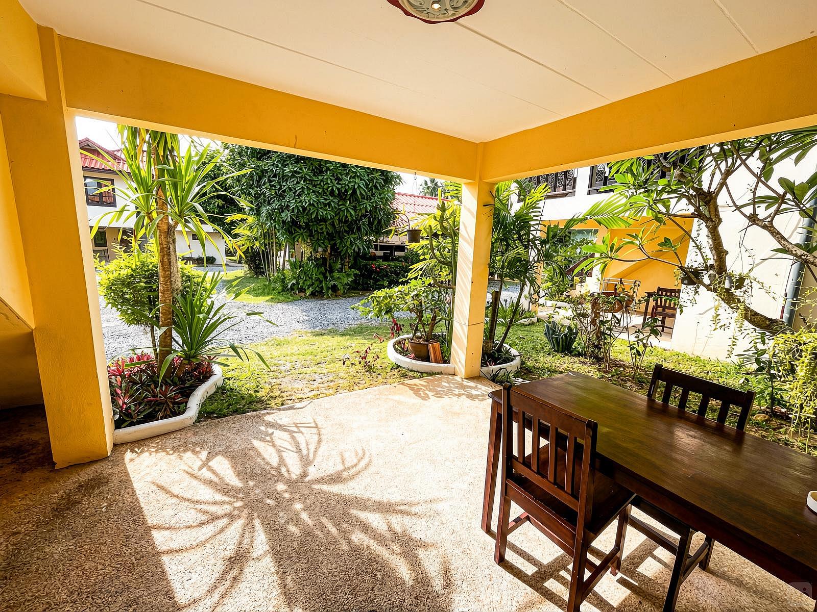  Comfort Budget Room  -  Charming Coliving in Koh Samui's Serene Tambon Maret  - Gallery -  70