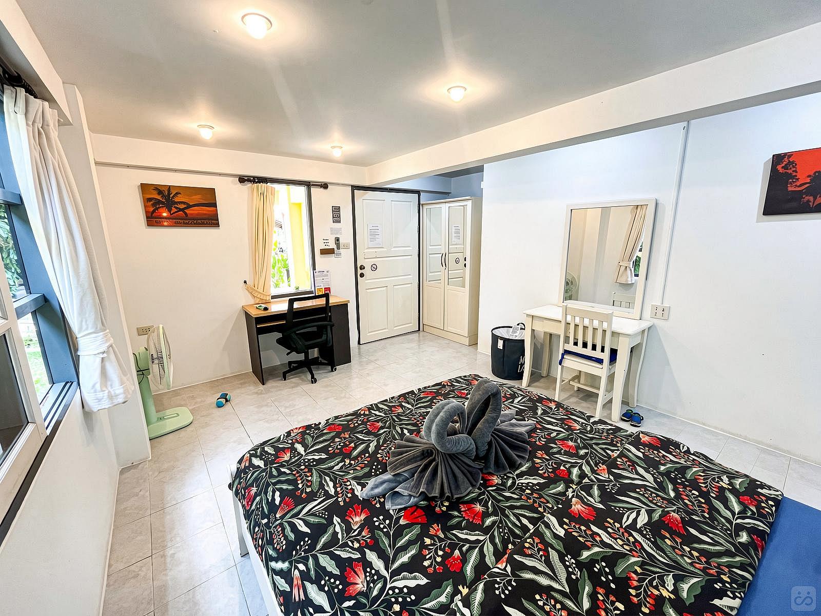  Comfort Budget Room  -  Charming Coliving in Koh Samui's Serene Tambon Maret  - Gallery -  66