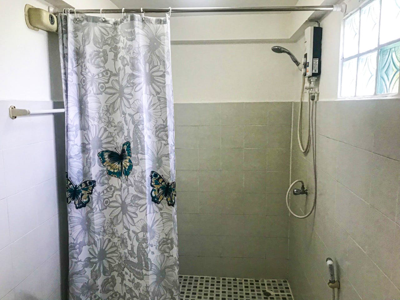  Comfort Budget Room  -  Charming Coliving in Koh Samui's Serene Tambon Maret  - Gallery -  24