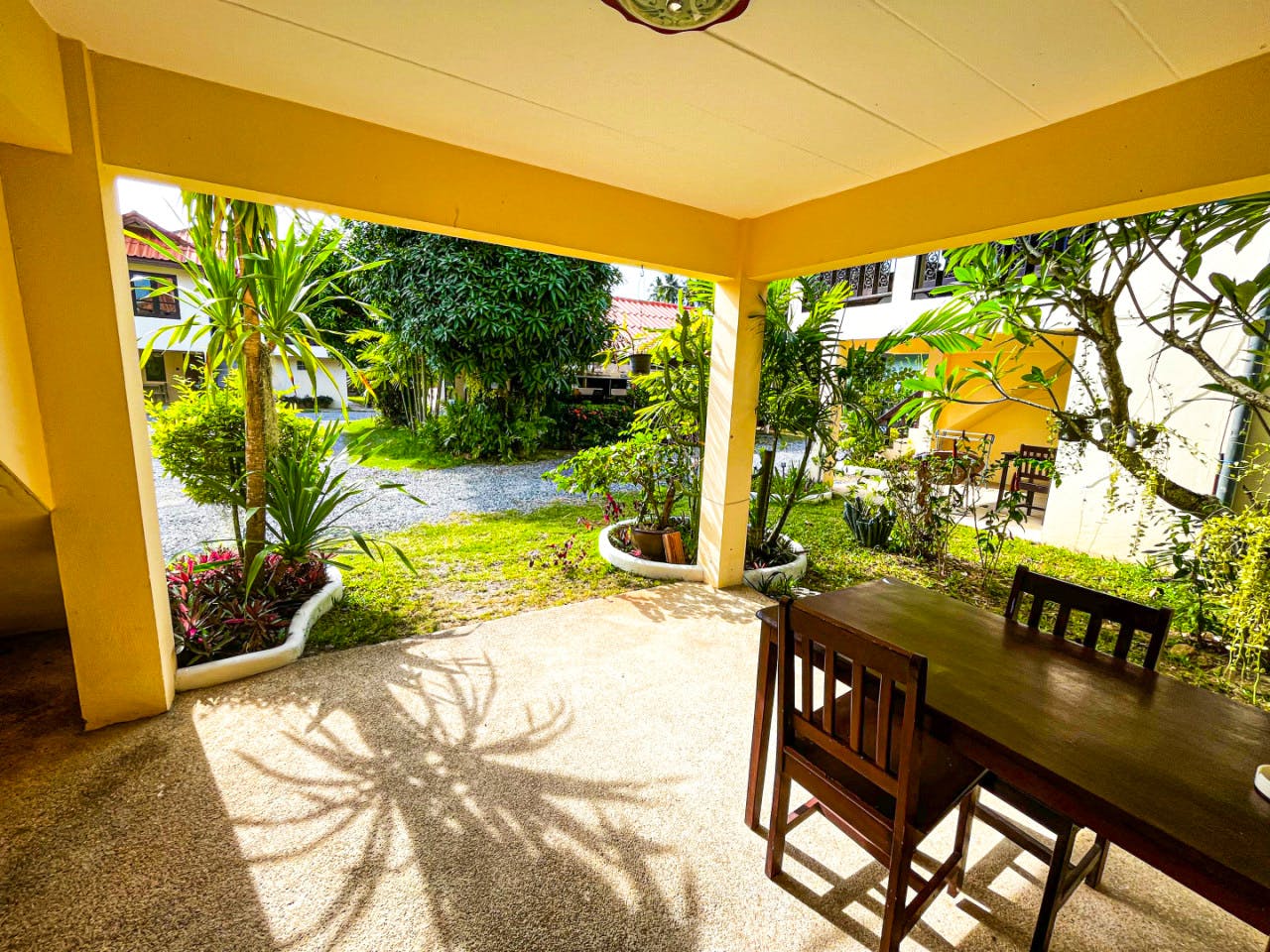  Comfort Budget Room  -  Charming Coliving in Koh Samui's Serene Tambon Maret  - Gallery -  10