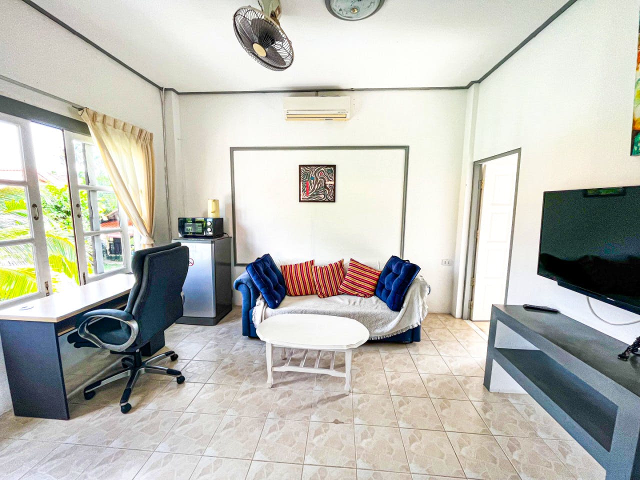 Room + Office Space - Charming Coliving in Koh Samui's Serene Tambon Maret - Gallery - 30
