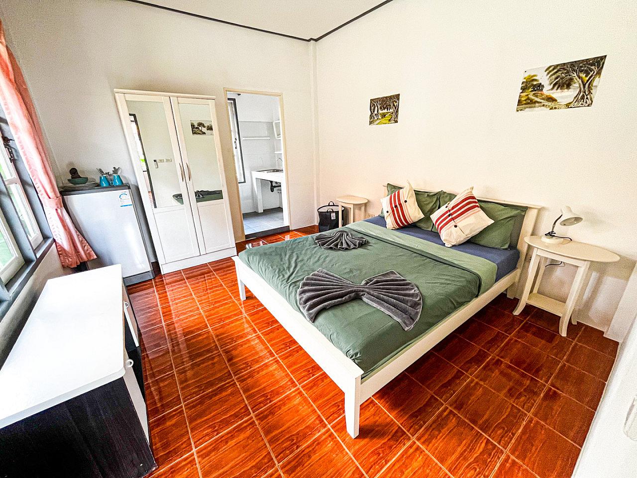 Room + Office Space - Charming Coliving in Koh Samui's Serene Tambon Maret - Gallery - 54